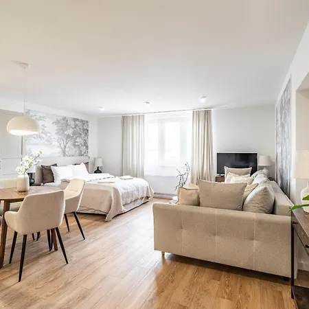 Rentplanet - Dyrekcyjna Apartment